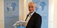 Dr. Michael Eckstein mit der „Auf in die Welt 2022“