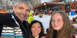 Auf in die Welt: Schüleraustausch in Kanada - Jana beim Skifahren mit der Gastfamilie Auf in die Welt: Schüleraustausch in Kanada - Jana beim Skifahren mit der Gastfamilie
